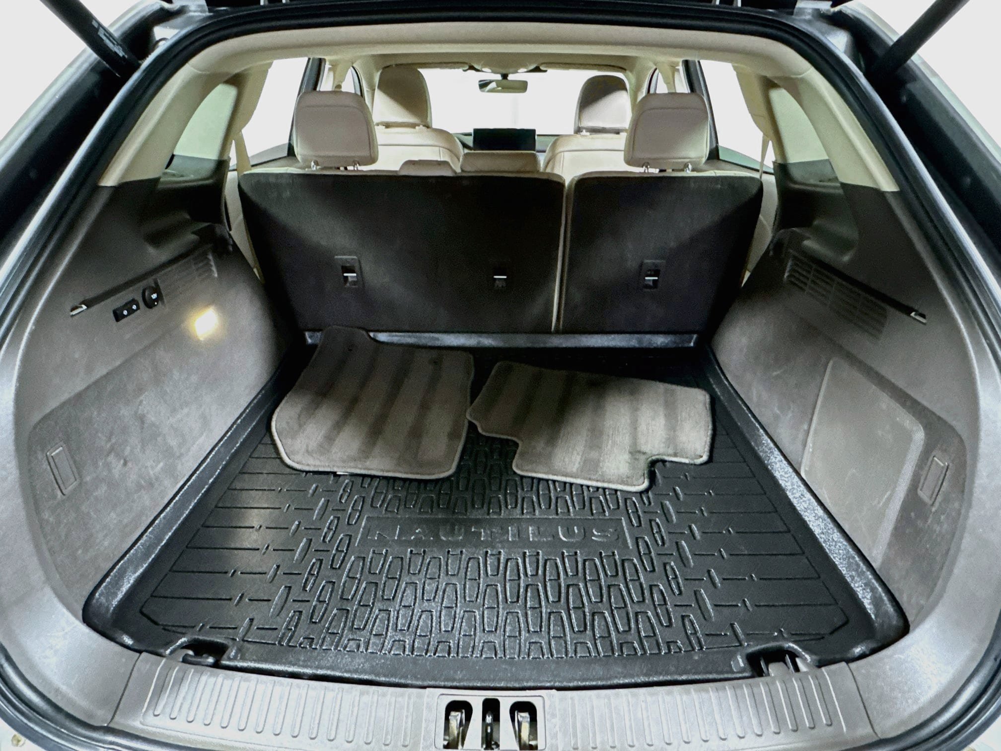 Used 2022 Lincoln Nautilus AWD w/ Premium Package image 25