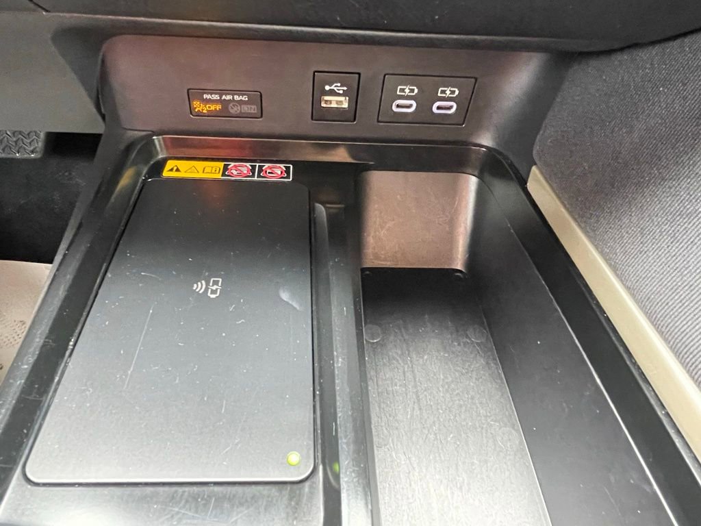 Used 2025 Toyota Camry LE FWD image 32