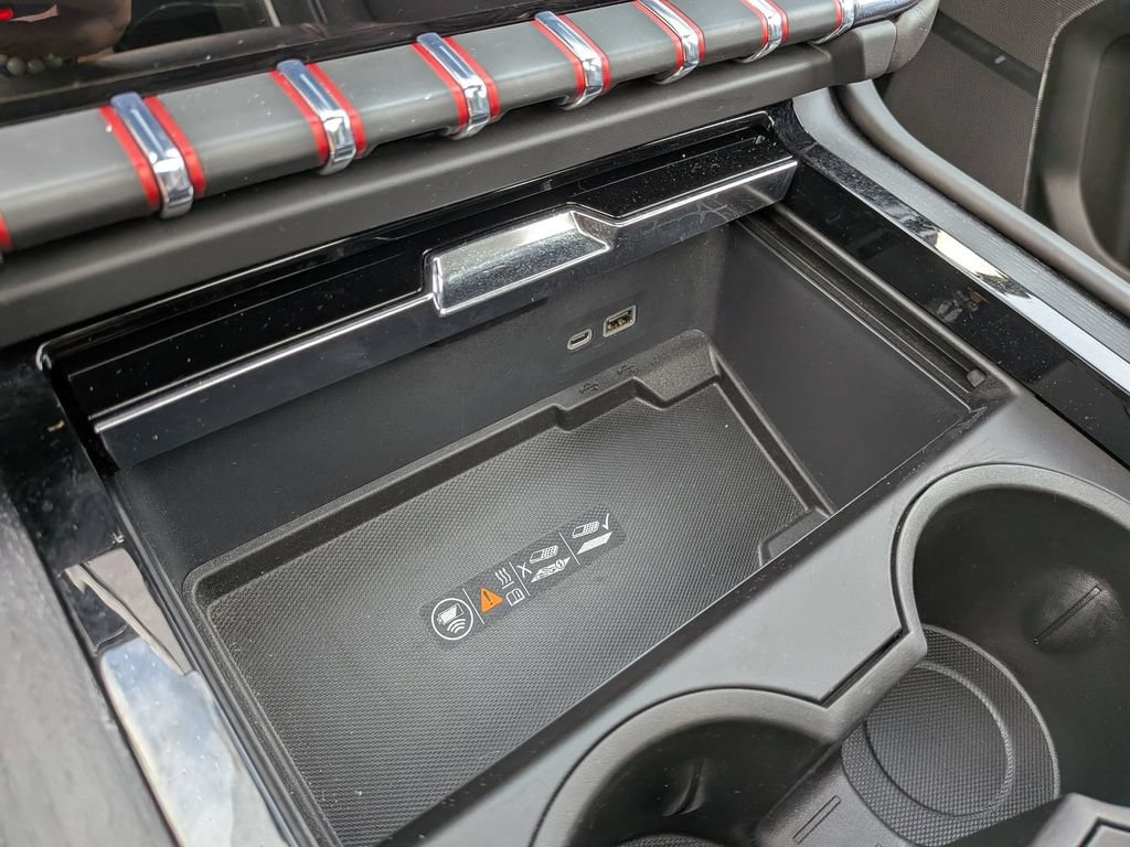 Used 2025 GMC Yukon AT4 Ultimate AWD/4WD image 19