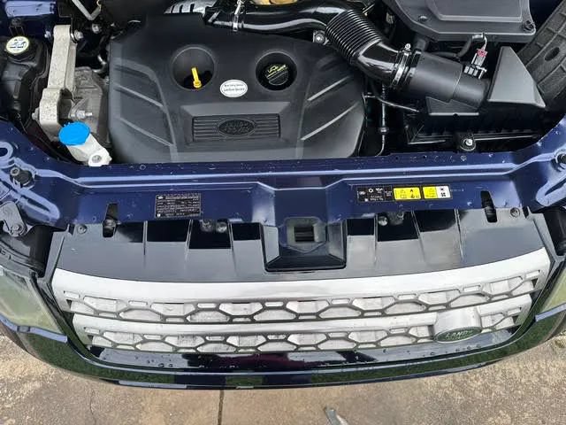 Used 2016 Land Rover Discovery Sport SE AWD/4WD image 28