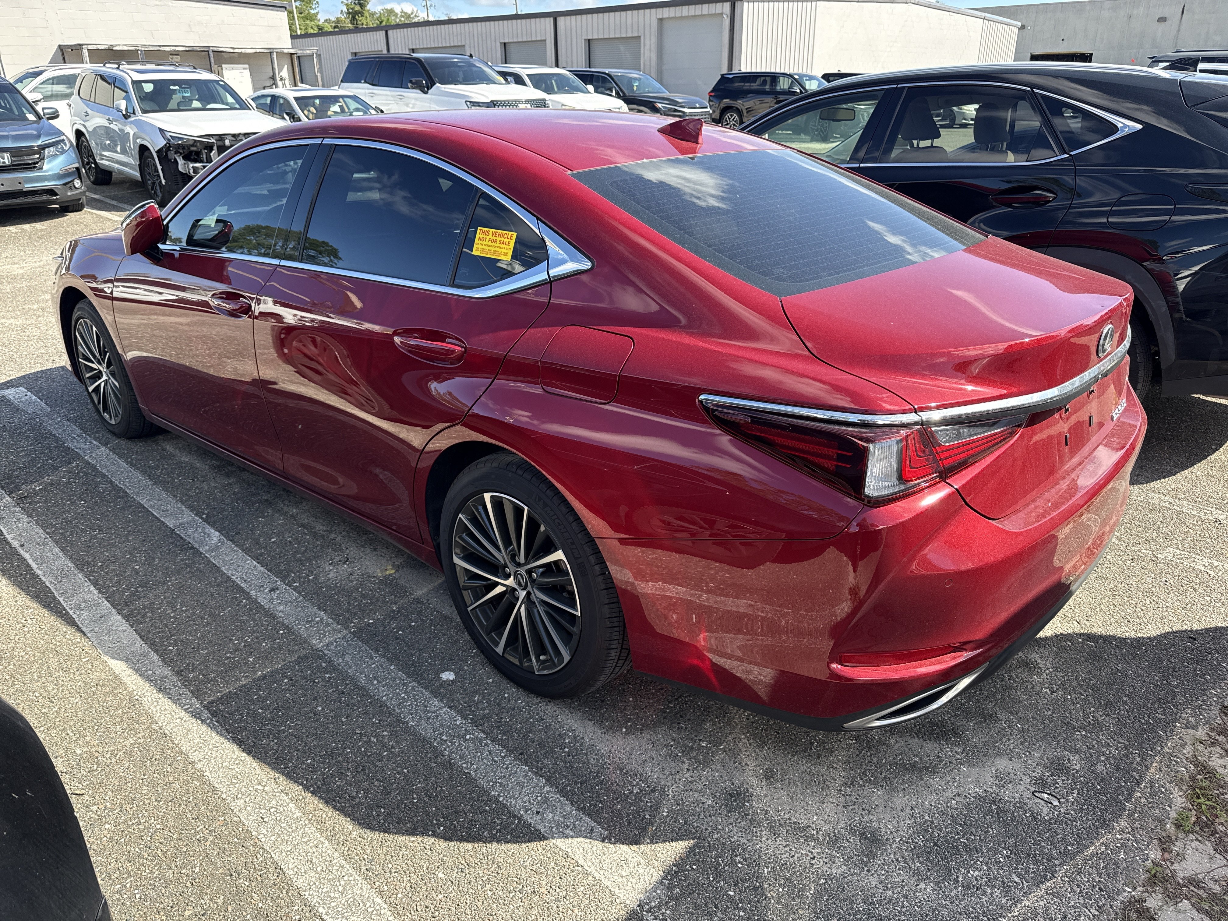 Used 2024 Lexus ES 350 w/ Premium Package FWD image 3