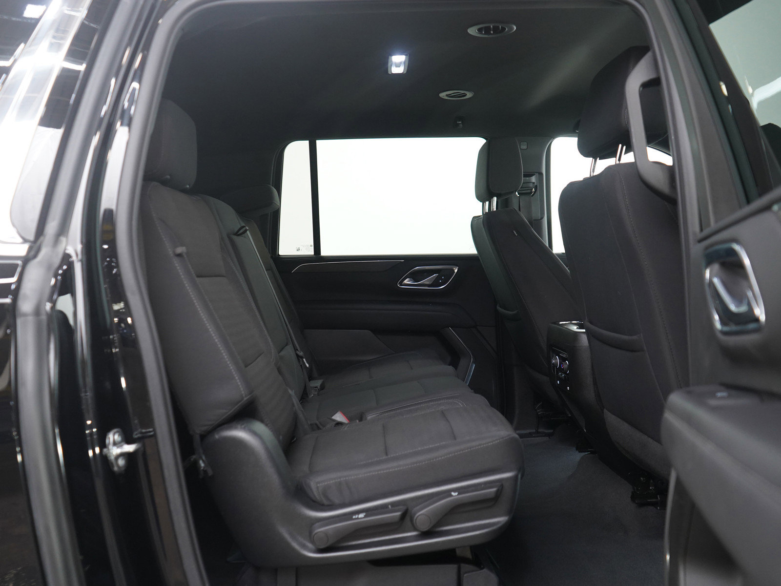 Used 2023 Chevrolet Suburban LS image 13