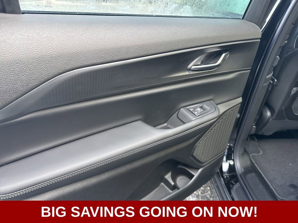 New 2025 Jeep Grand Cherokee L Laredo image 38