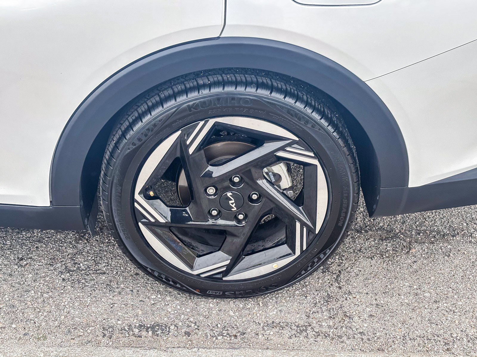 Used 2025 Kia K4 EX image 13