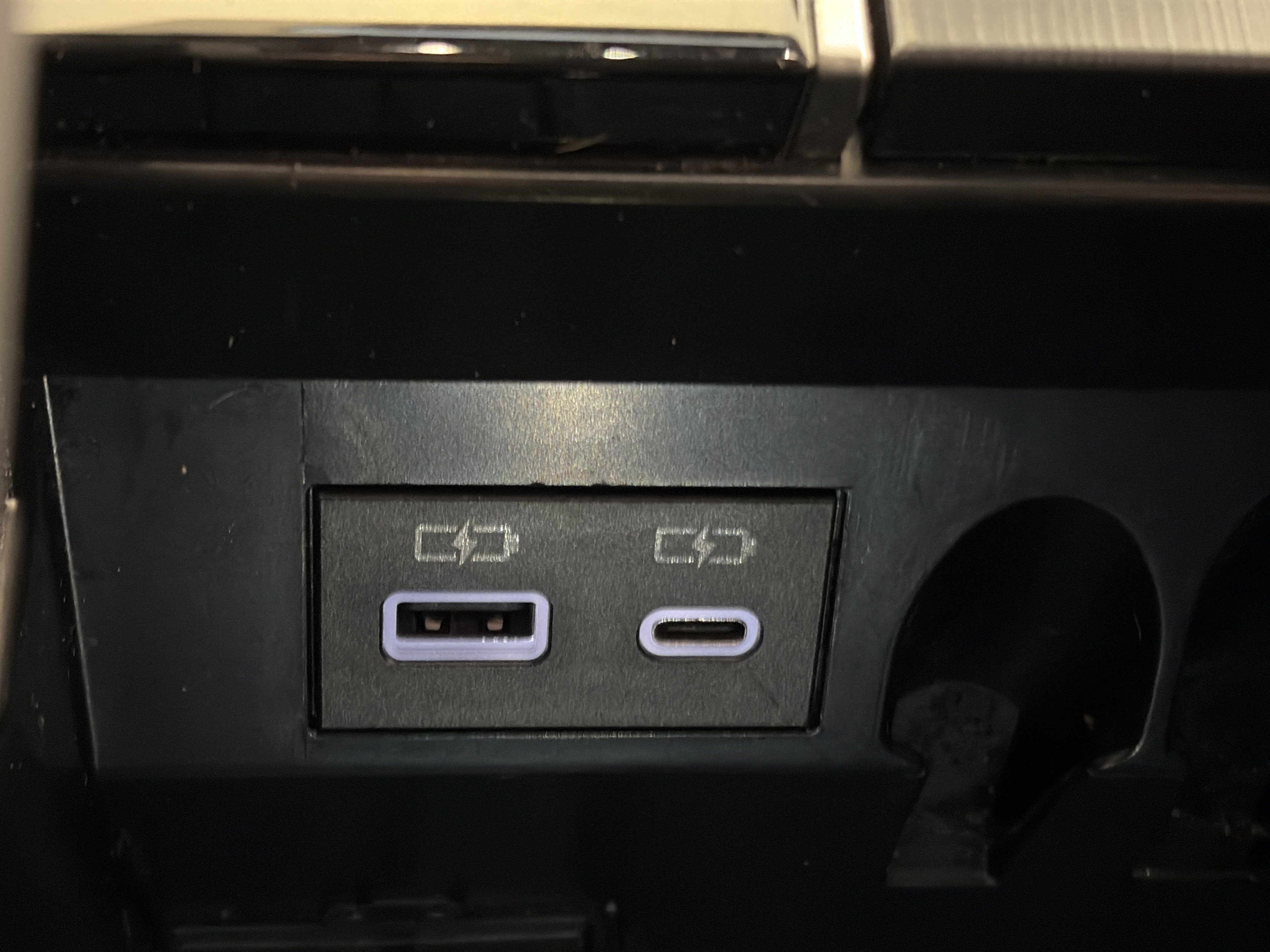 Used 2025 Toyota Sequoia Platinum w/ Tow Technology Package image 33