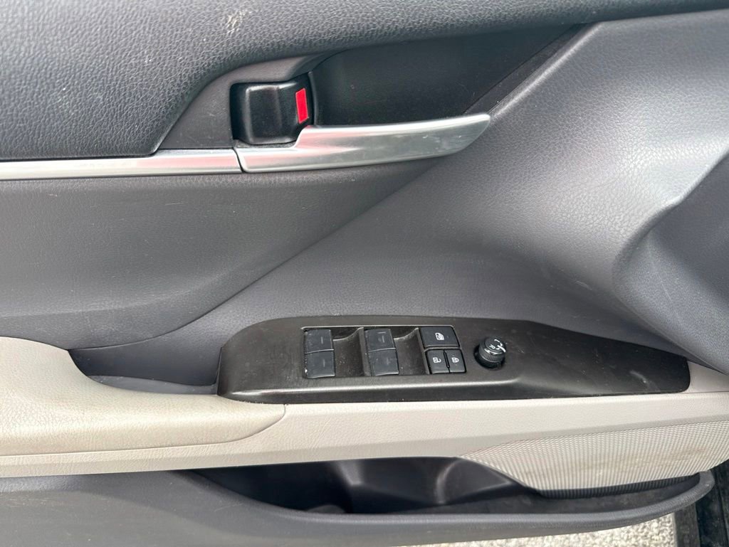 Used 2023 Toyota Camry LE FWD image 17