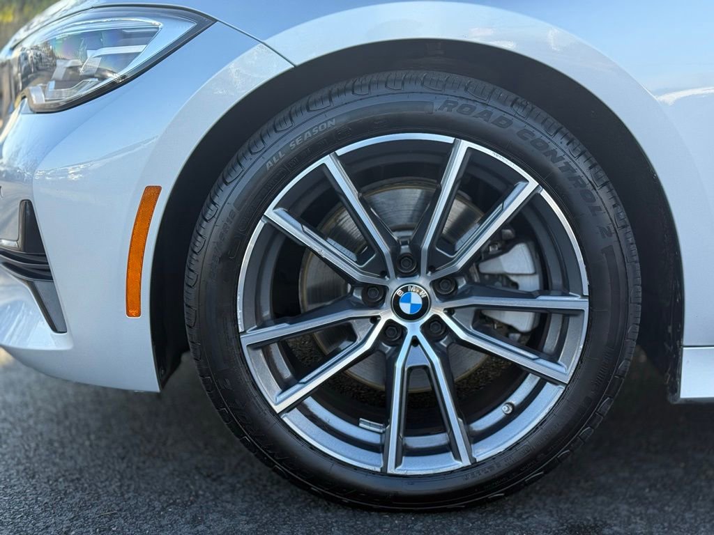 Used 2019 BMW 330i Sedan w/ Premium Package image 9