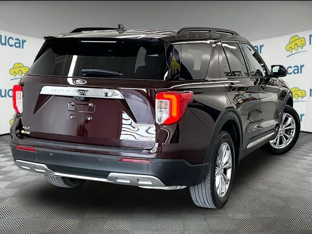 Used 2023 Ford Explorer XLT w/ Equipment Group 202A AWD/4WD image 6