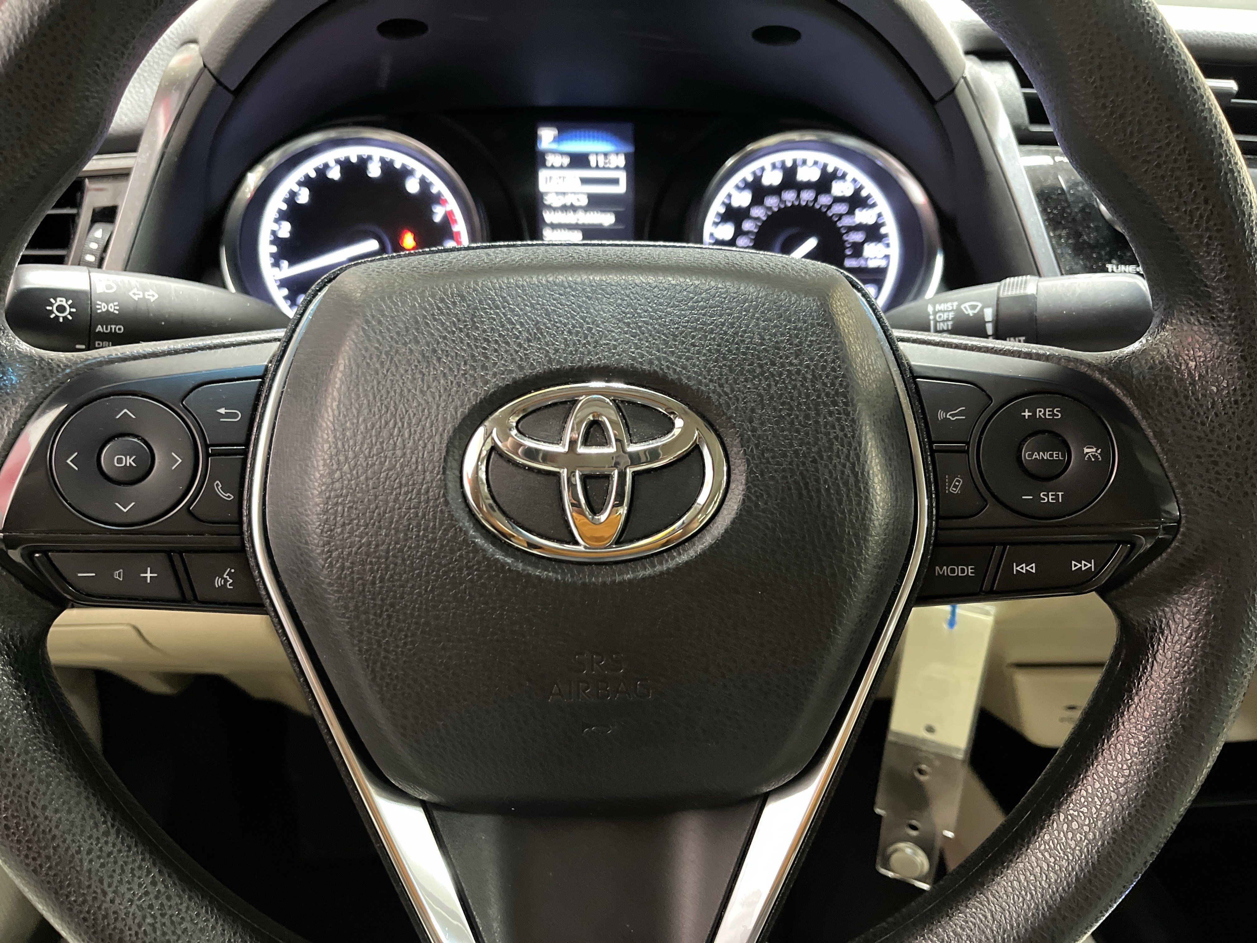 Used 2019 Toyota Camry LE FWD image 7