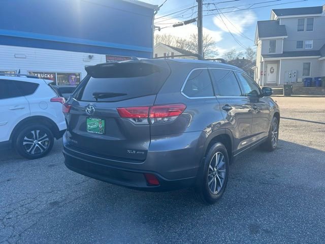 Used 2018 Toyota Highlander XLE AWD/4WD image 8