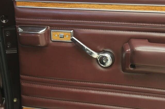 Used 1989 Jeep Grand Wagoneer image 93
