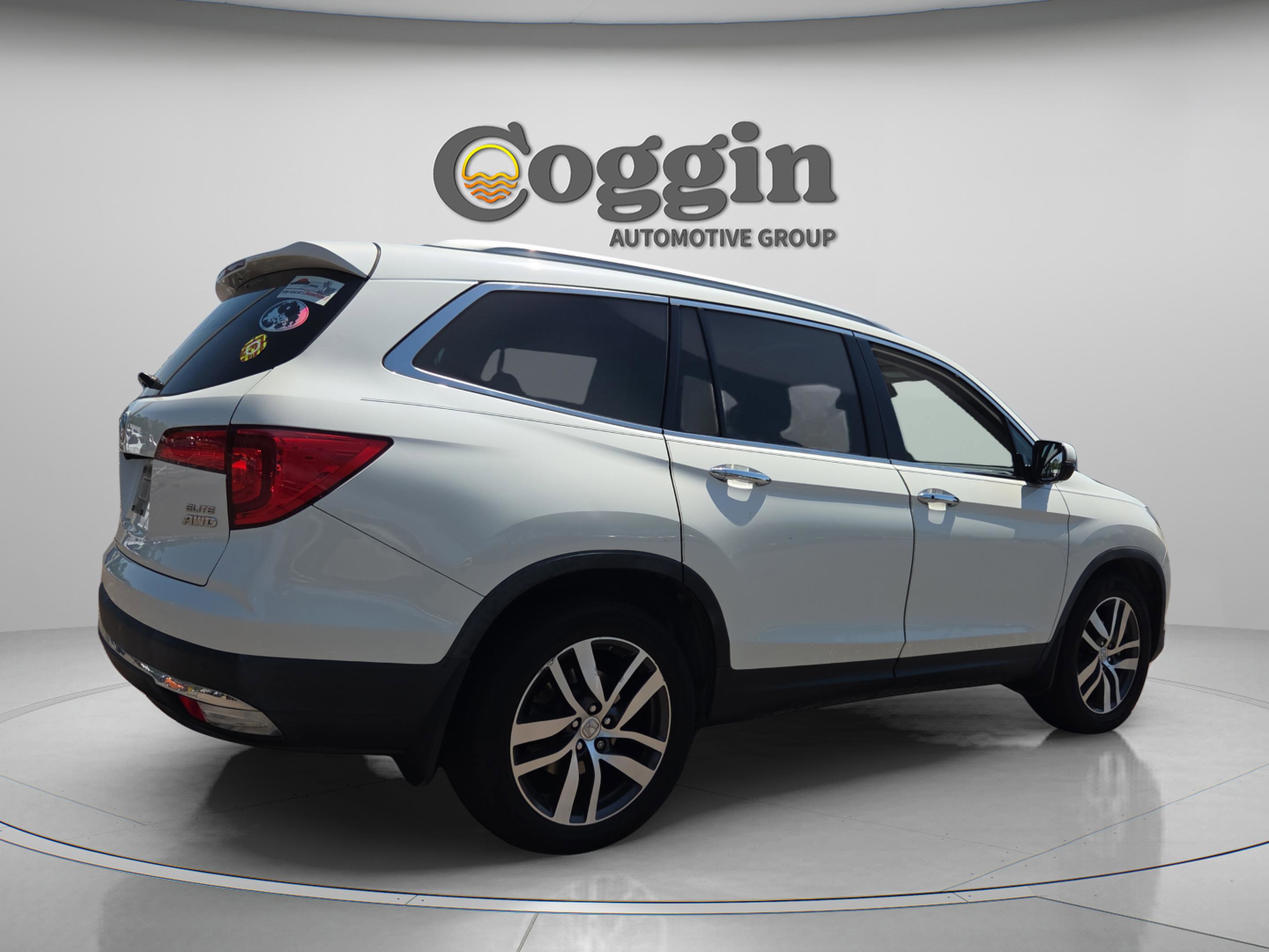 Certified 2018 Honda Pilot Elite image 4