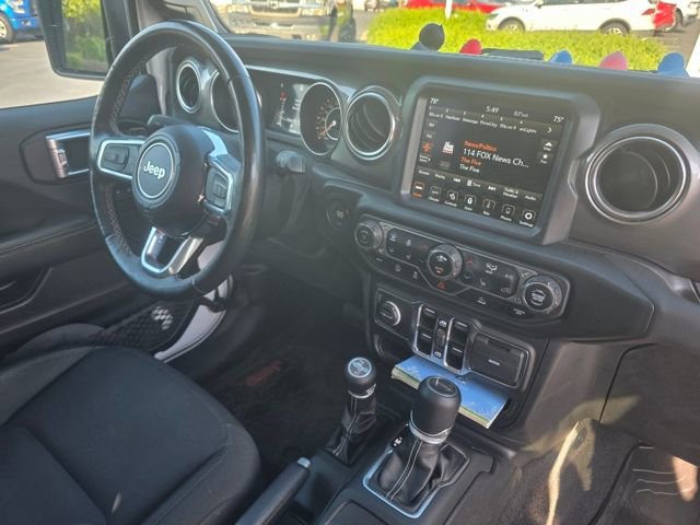 Used 2021 Jeep Gladiator Overland AWD/4WD image 14