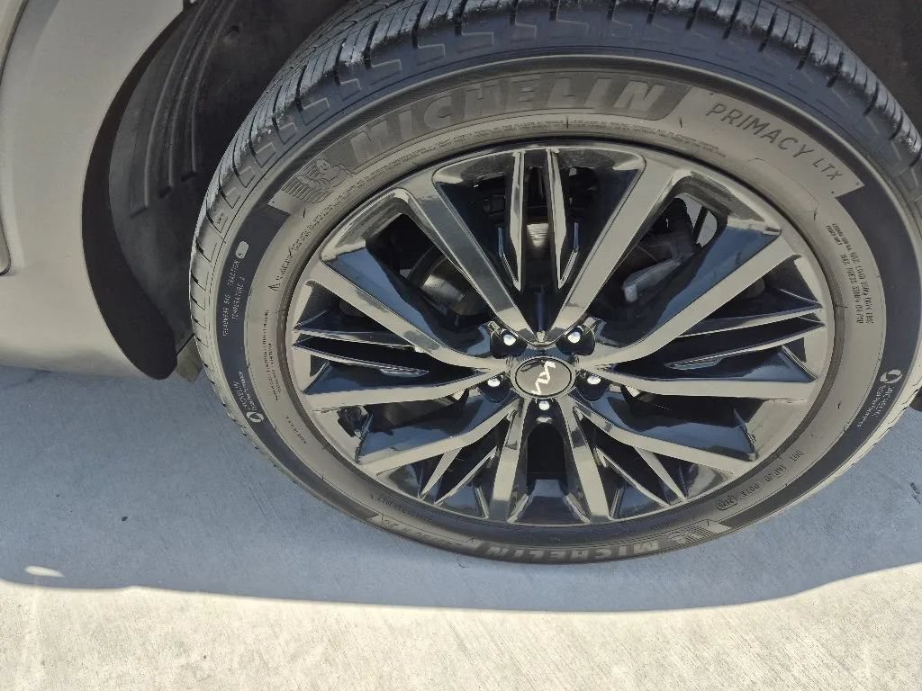 Used 2022 Kia Telluride SX w/ Towing Package AWD/4WD image 9