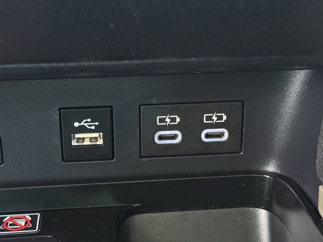 Used 2025 Toyota Camry LE image 23