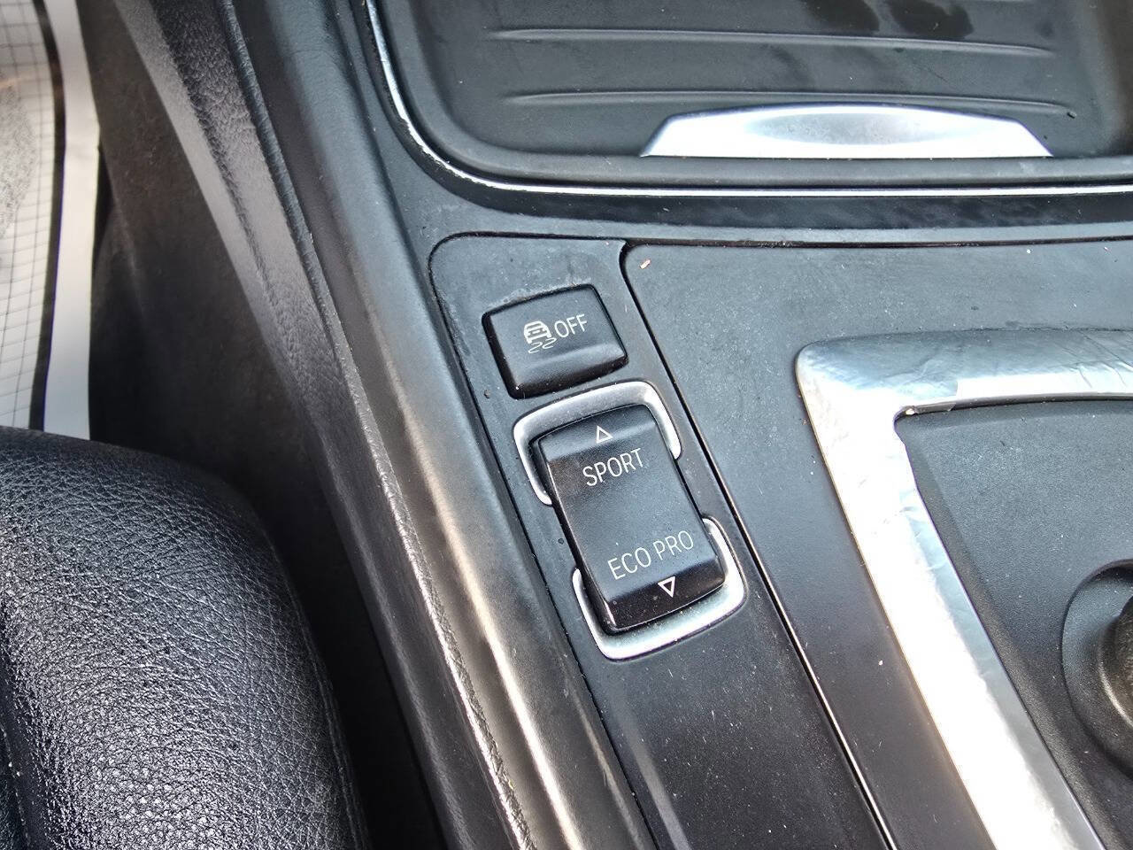 Used 2014 BMW 320i xDrive Sedan AWD/4WD image 20