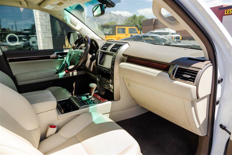 Used 2017 Lexus GX 460 Luxury AWD/4WD image 29