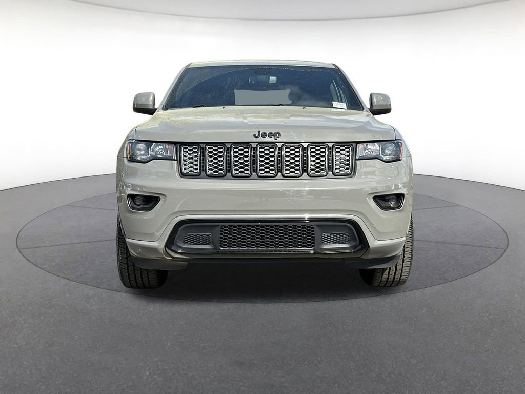 Certified 2022 Jeep Grand Cherokee Laredo X image 9