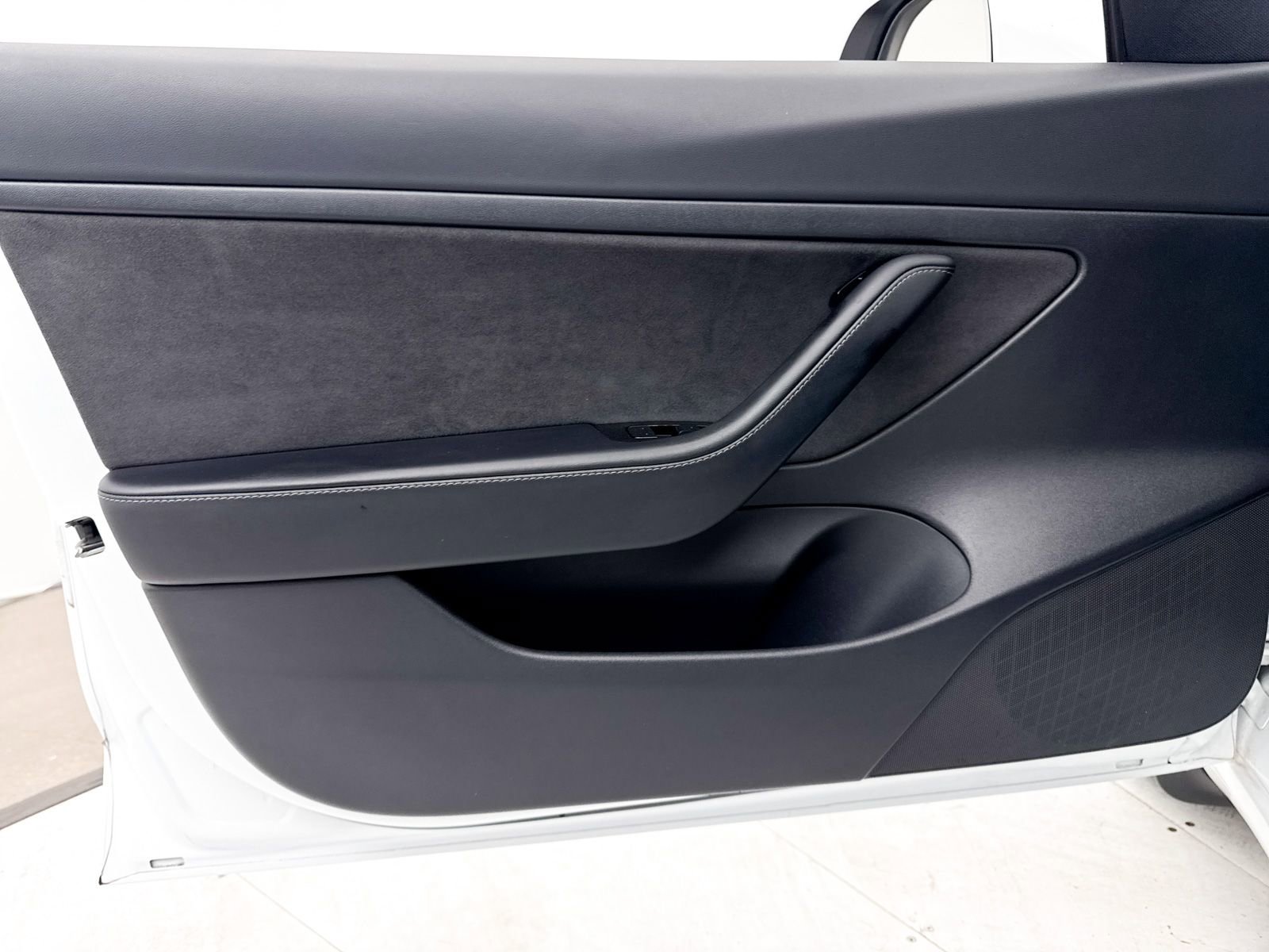 Used 2020 Tesla Model 3 Standard Range Plus RWD image 30