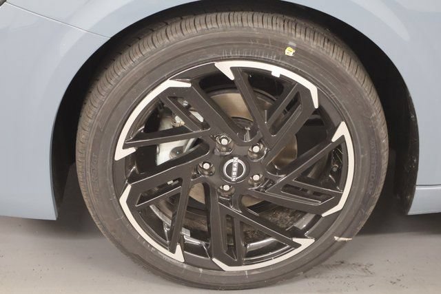 New 2026 Nissan Sentra SR w/ SR Premium Package FWD image 7