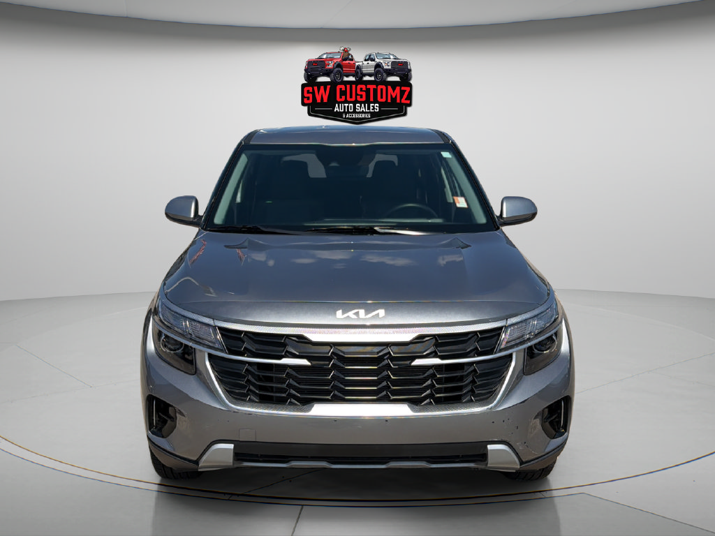 Used 2026 Kia Seltos LX AWD/4WD image 2