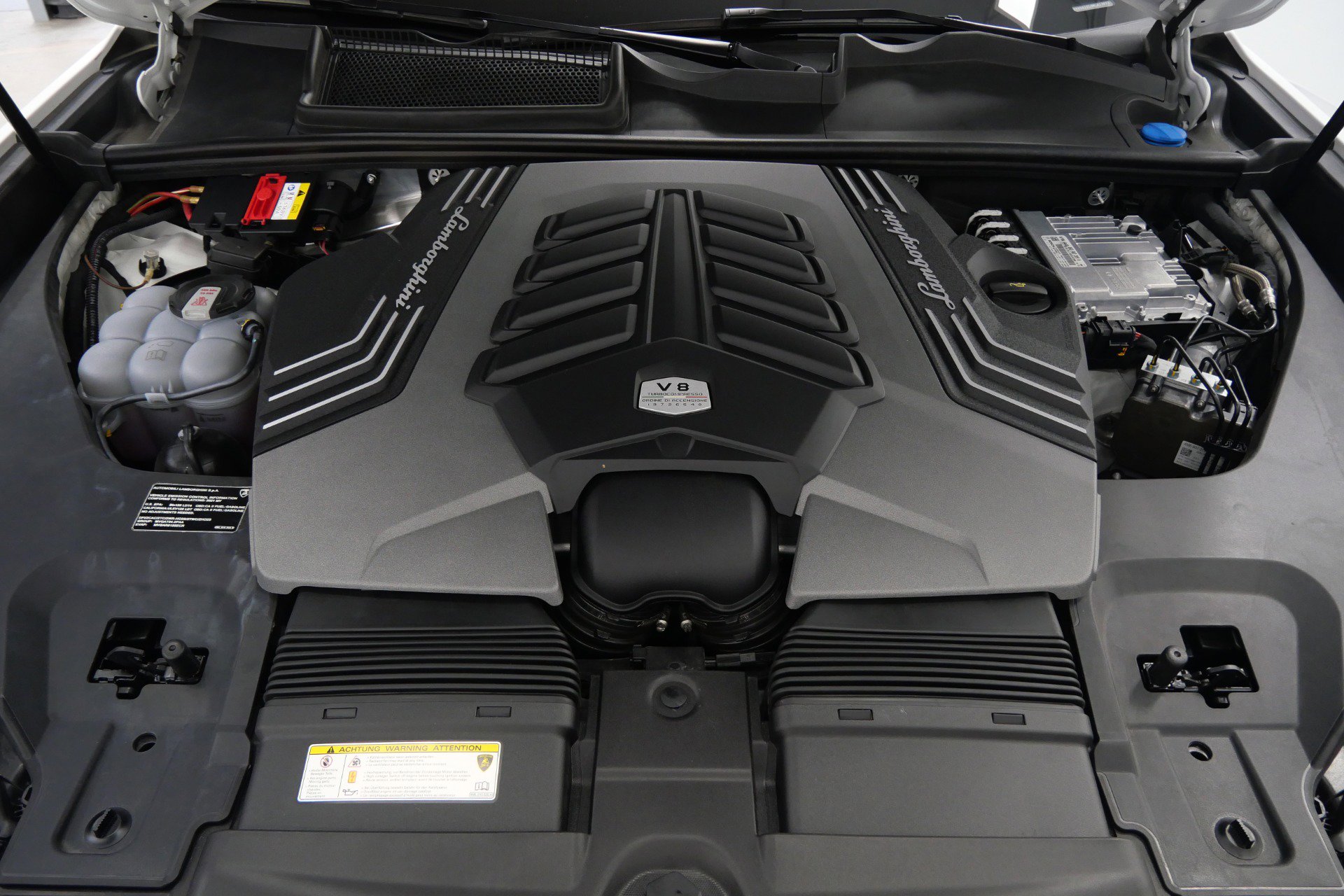 Used 2021 Lamborghini Urus AWD/4WD image 12