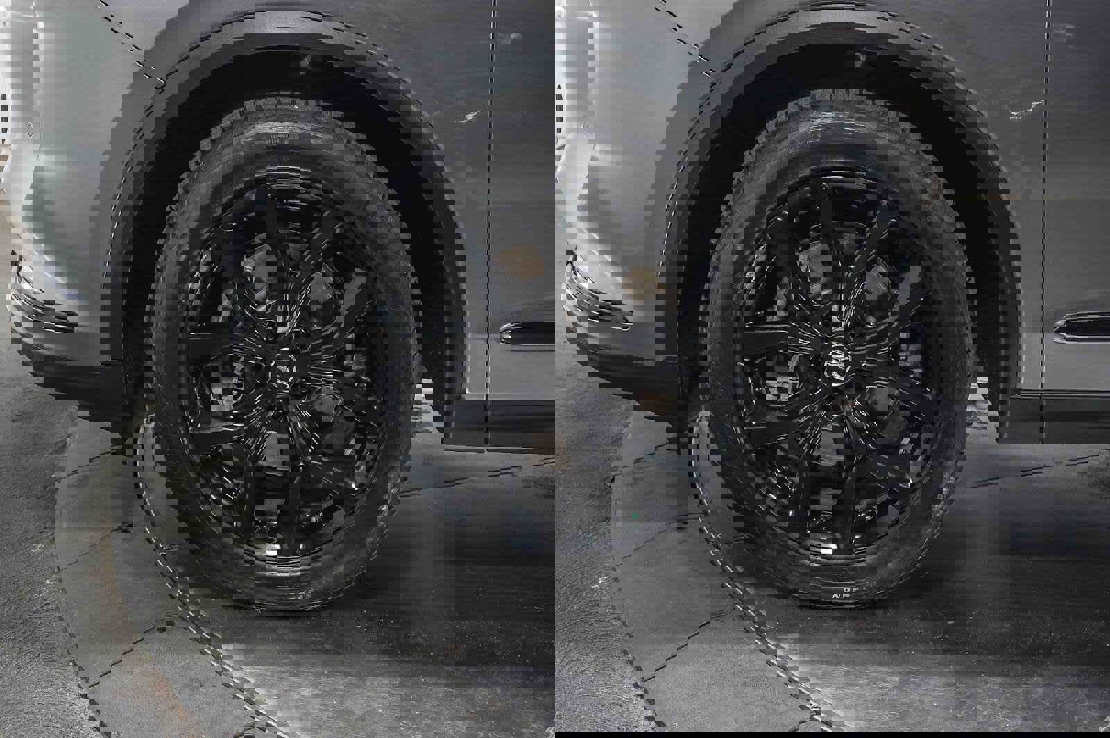 Used 2023 Acura MDX A-Spec image 10