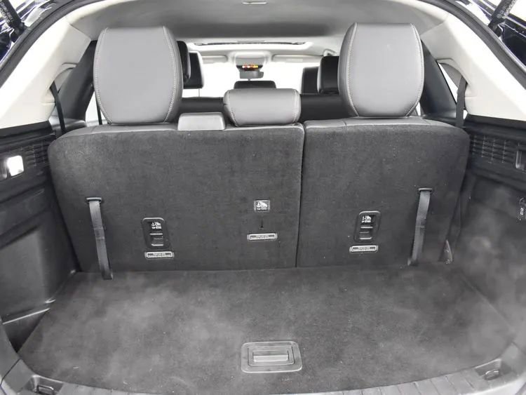 Used 2024 MAZDA CX-90 3.3 Turbo w/ Preferred Plus image 16