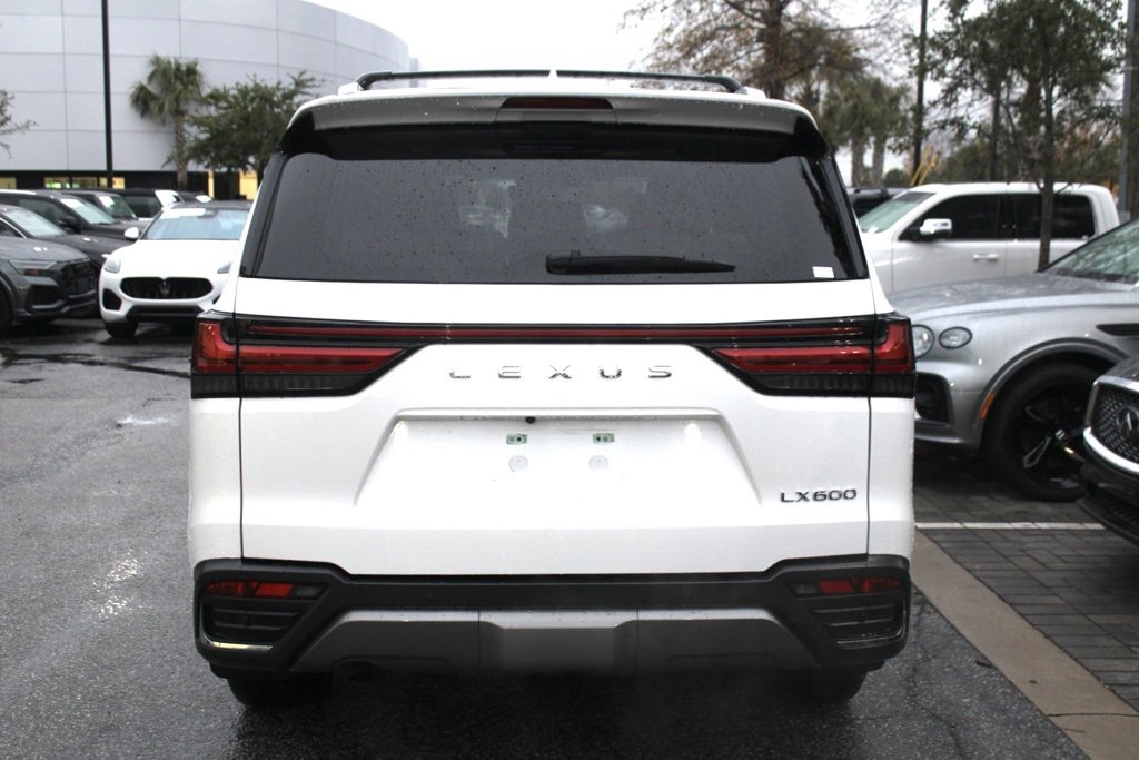 Used 2022 Lexus LX 600 4WD w/ Luxury Package image 7