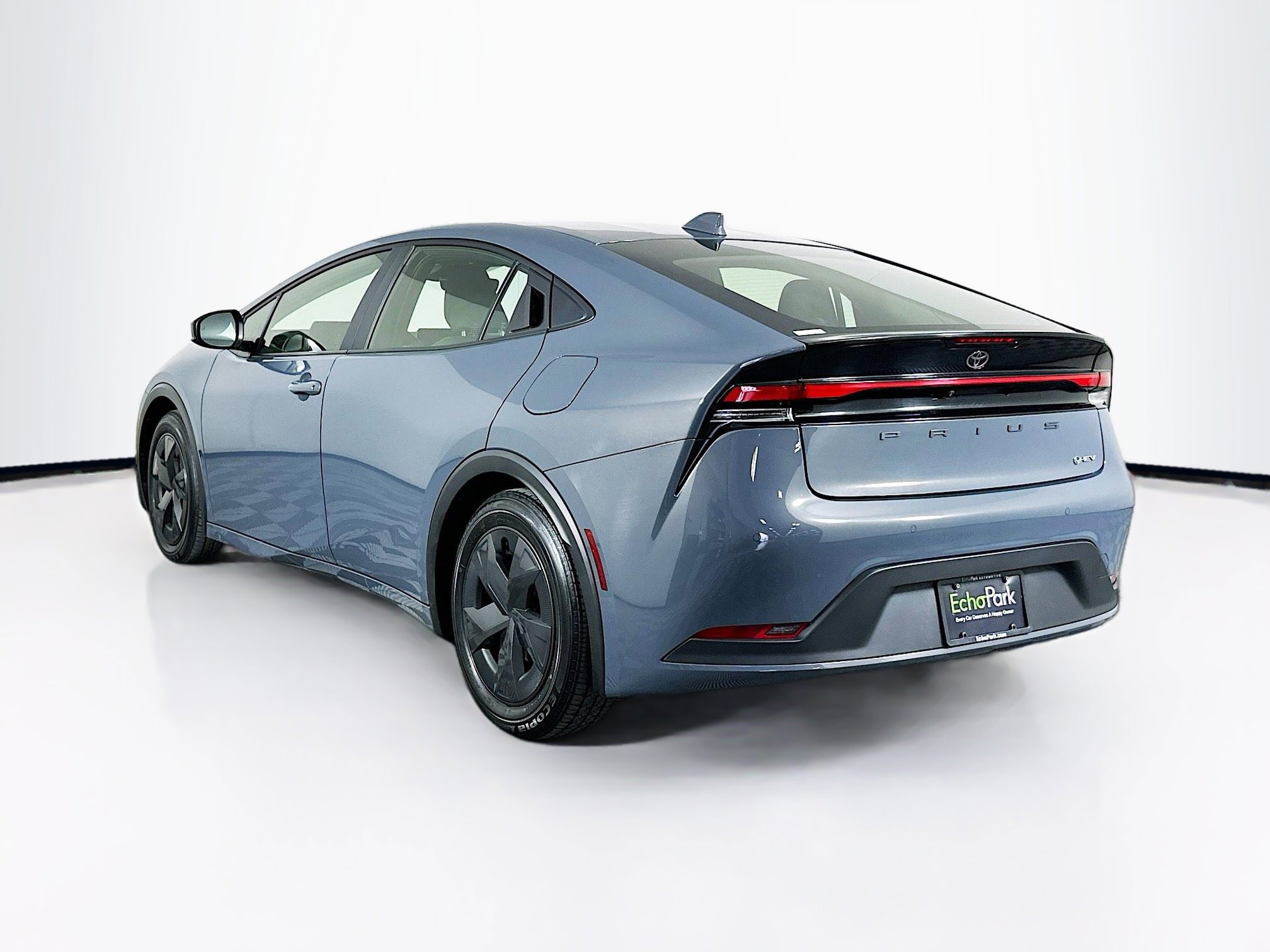 Used 2025 Toyota Prius LE image 5