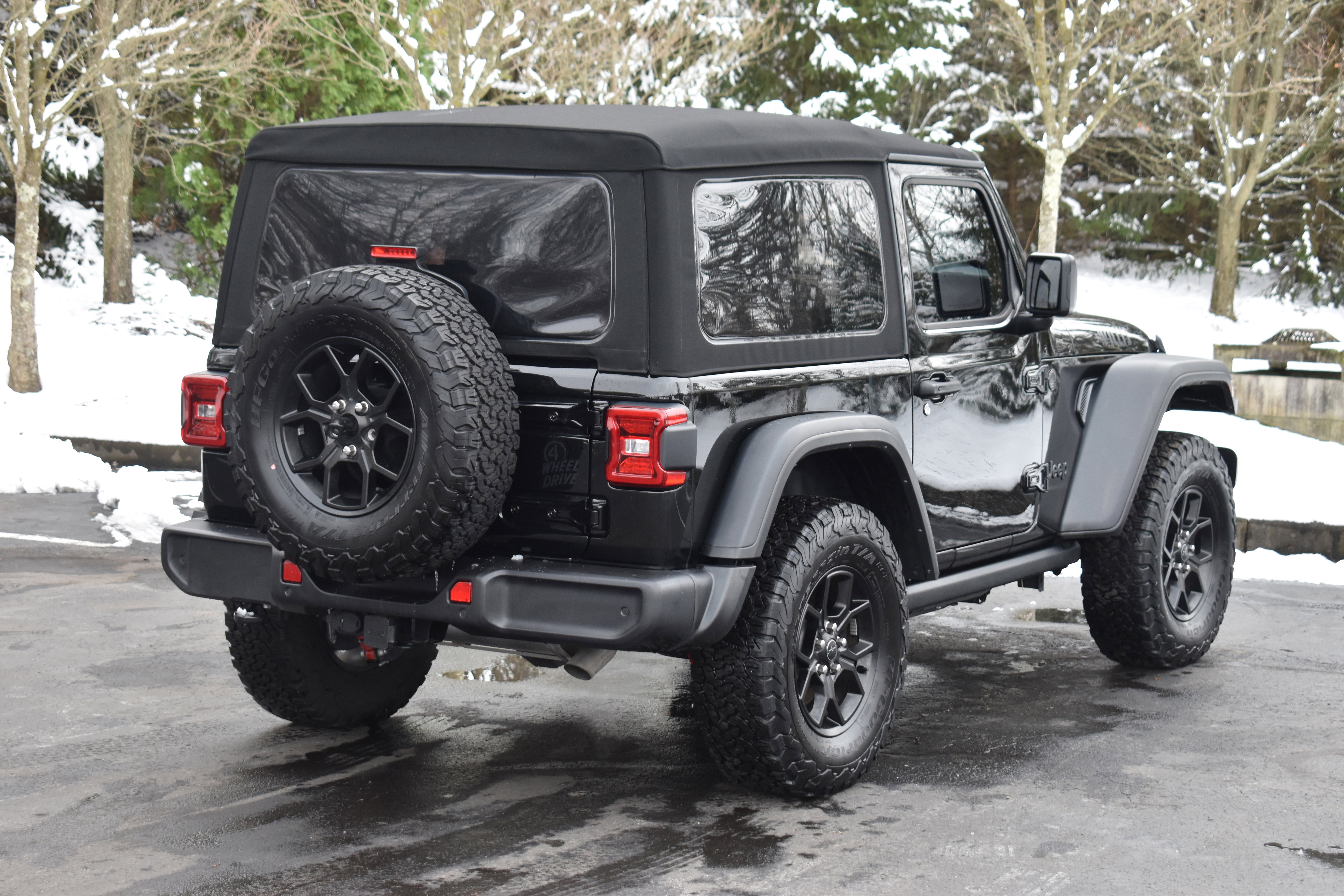 Used 2024 Jeep Wrangler Willys image 32