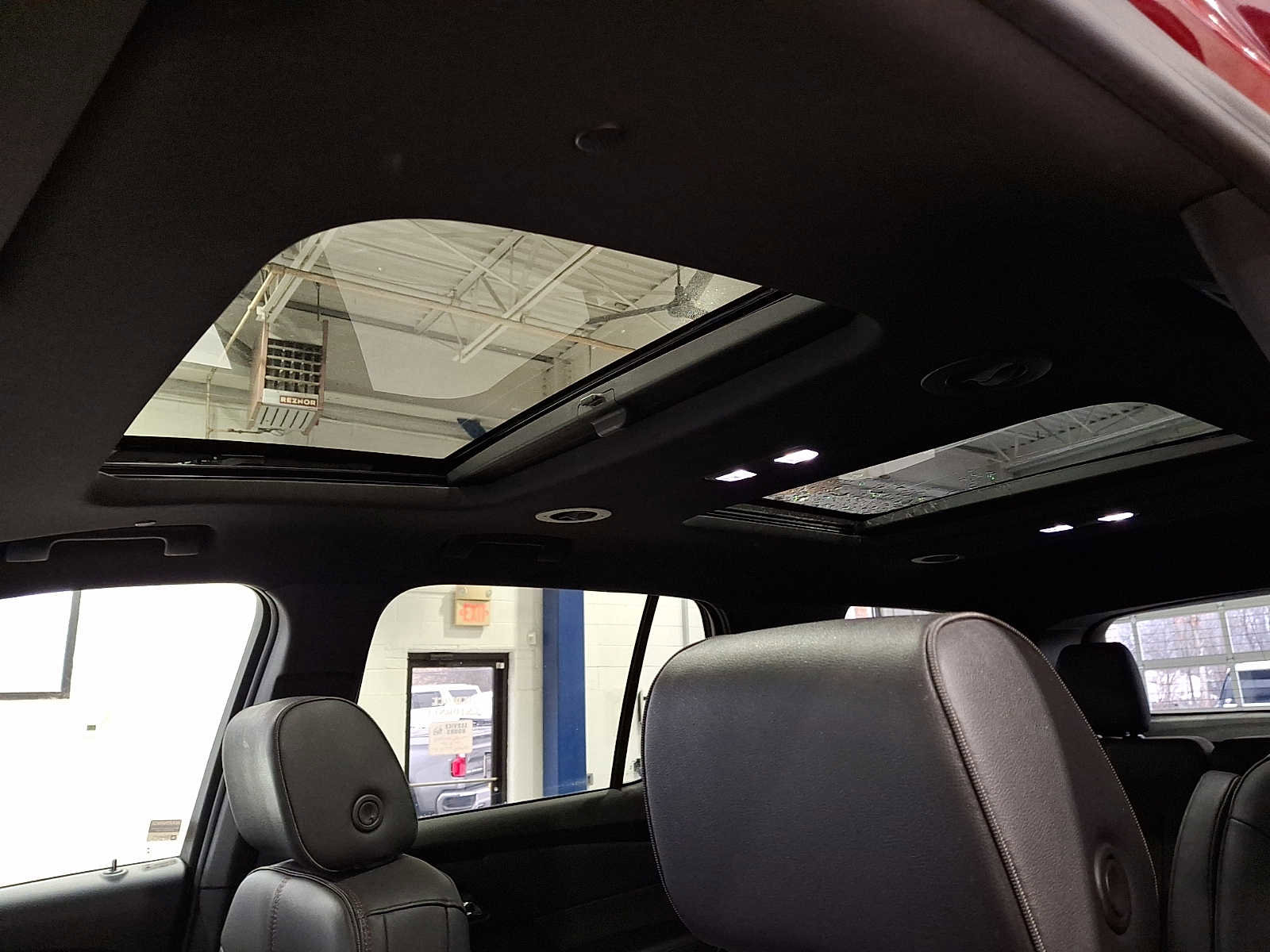 Used 2023 Chevrolet Traverse RS image 19