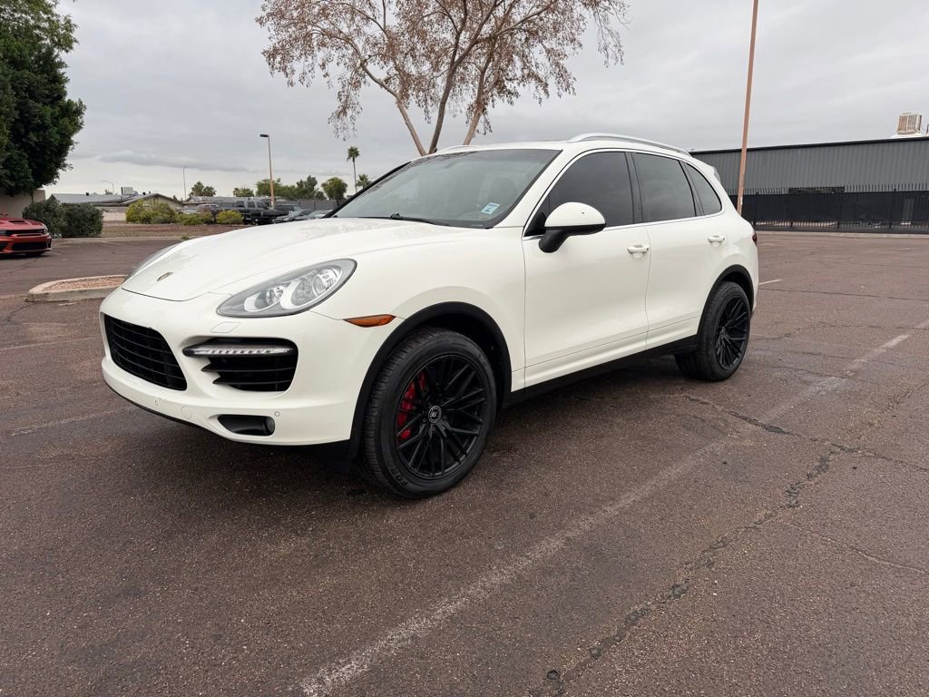 Used 2012 Porsche Cayenne Turbo image 4