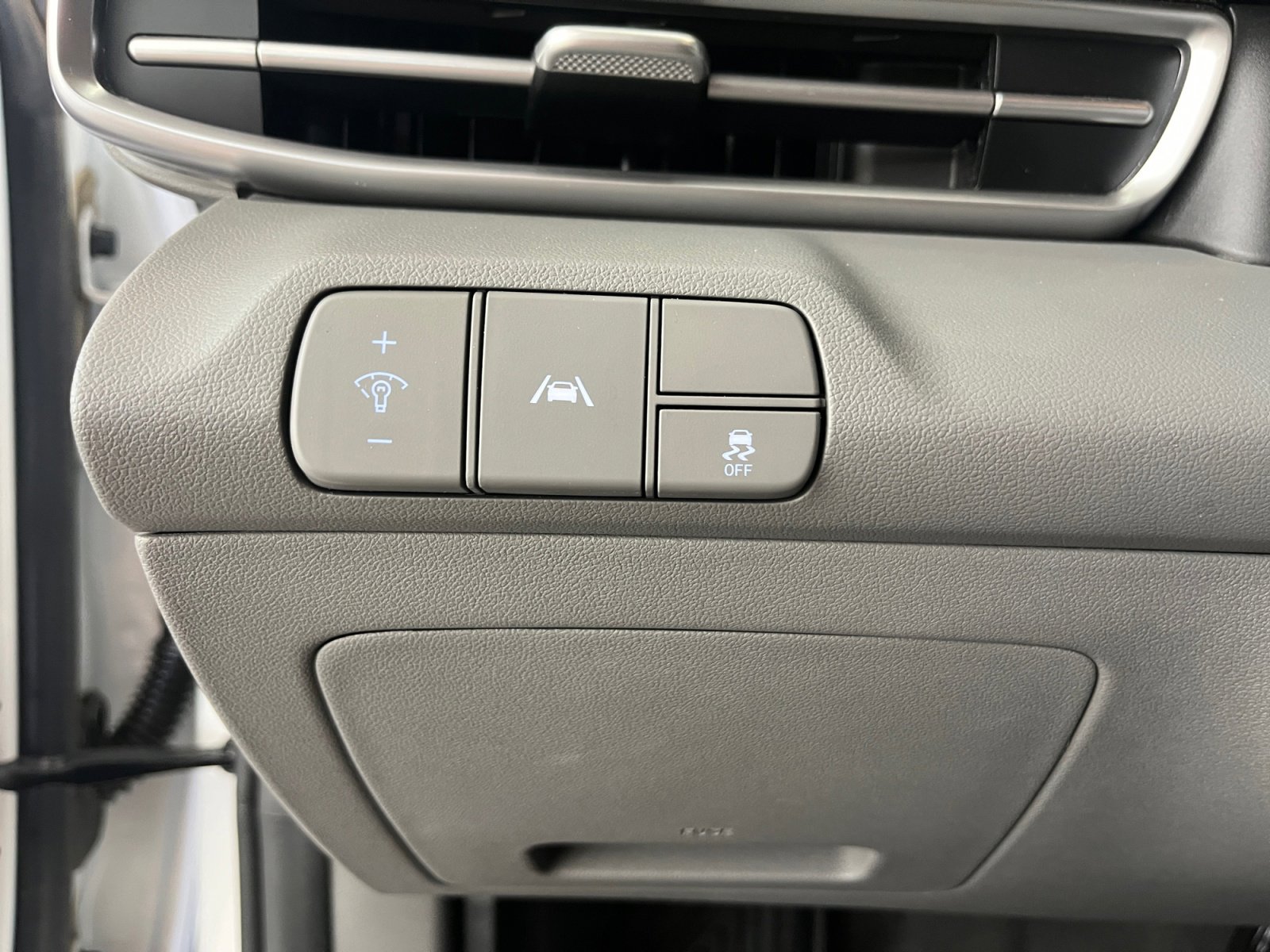 Used 2023 Hyundai Elantra SEL image 23