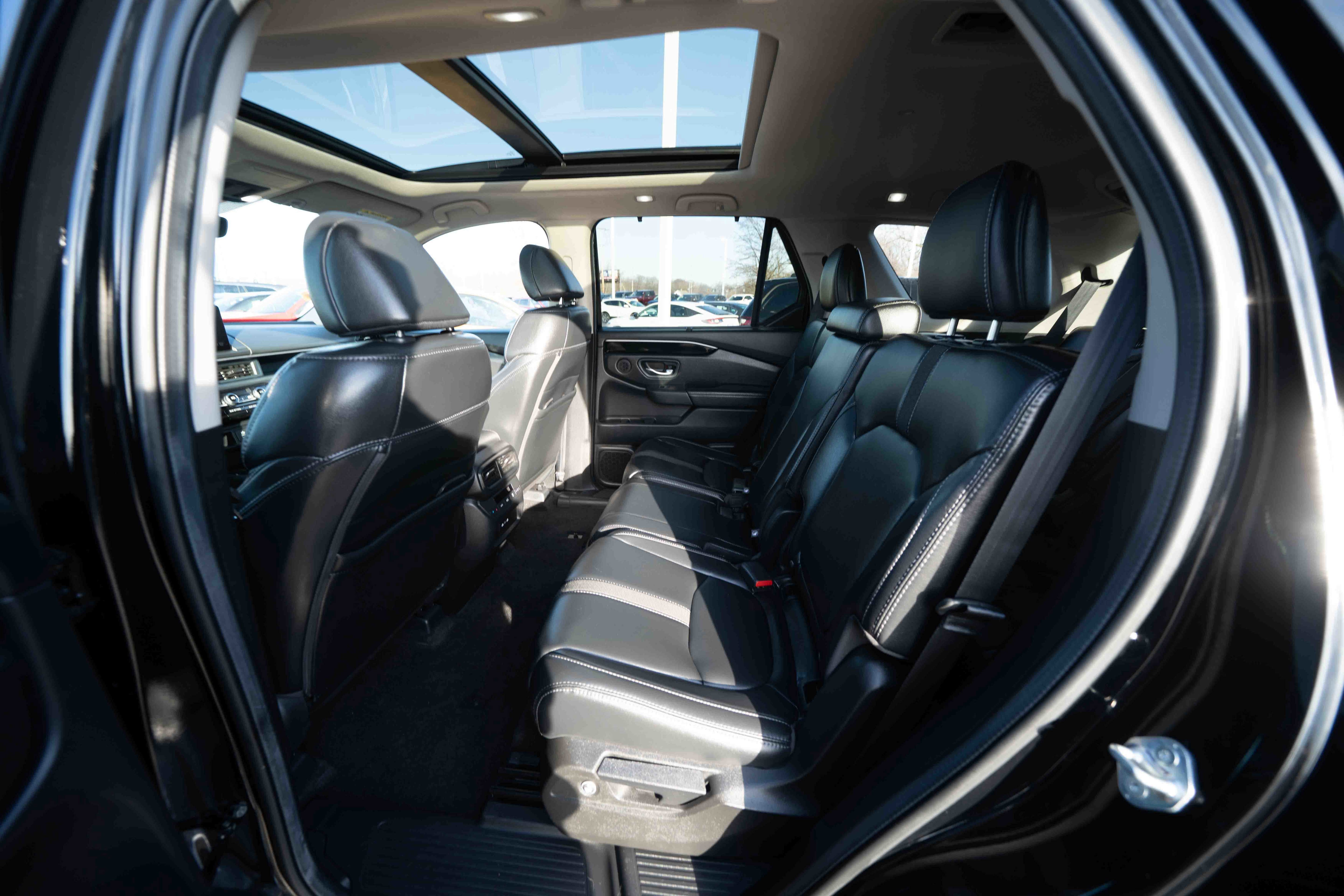 Used 2024 Honda Pilot Touring image 23