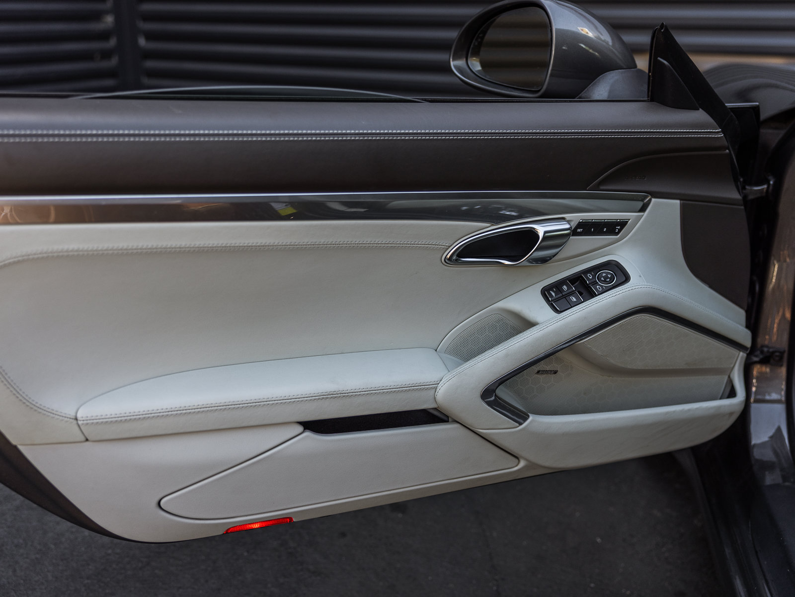 Used 2013 Porsche 911 Carrera RWD image 16