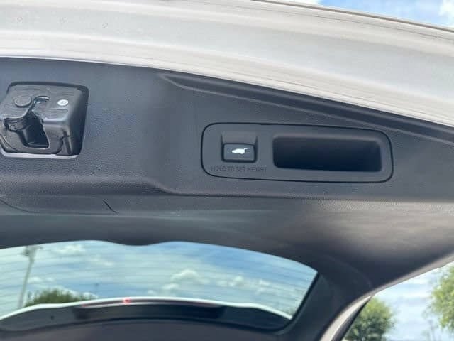 Used 2022 Honda CR-V Touring image 18