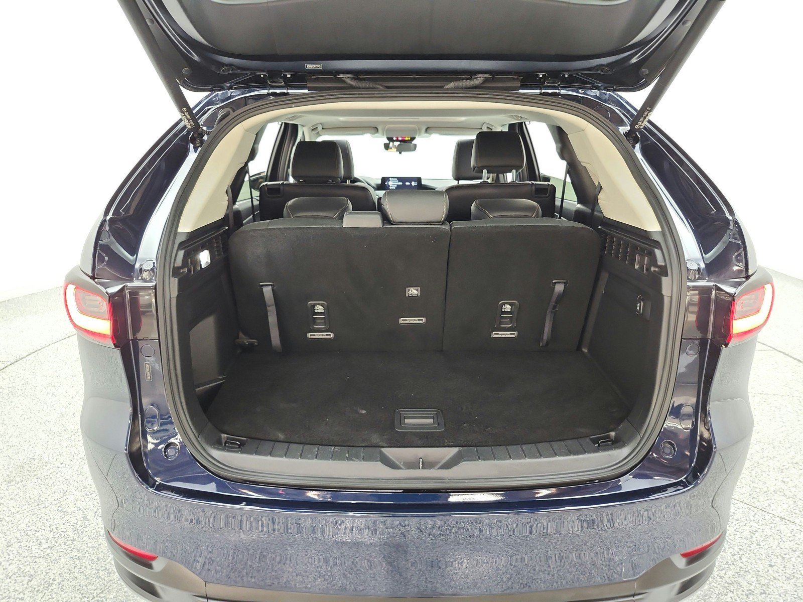 Used 2024 MAZDA CX-90 Plug-In Hybrid w/ Preferred AWD/4WD image 18