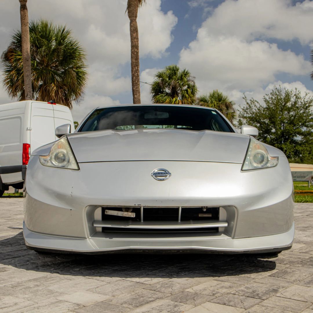 Used 2009 Nissan 370Z NISMO RWD image 2