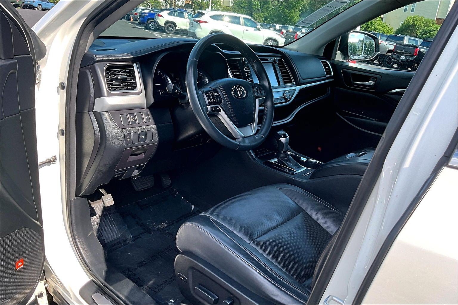 Used 2016 Toyota Highlander Limited AWD/4WD image 13