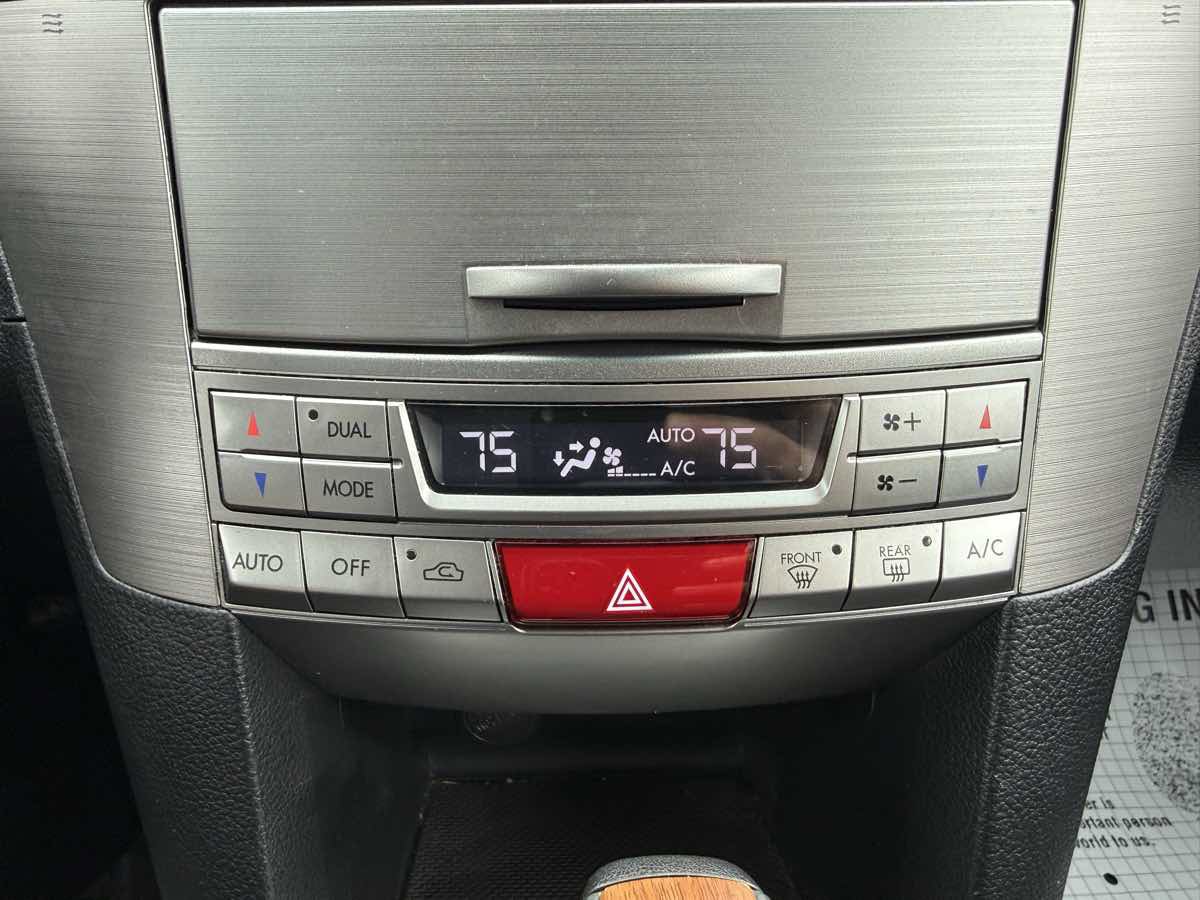 Used 2014 Subaru Outback 2.5i Limited w/ Moonroof Package image 19