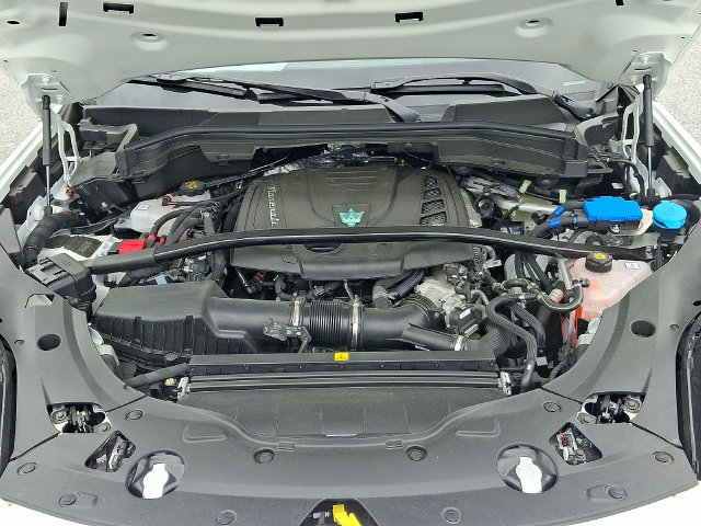 Certified 2025 Maserati Grecale Modena AWD/4WD image 46