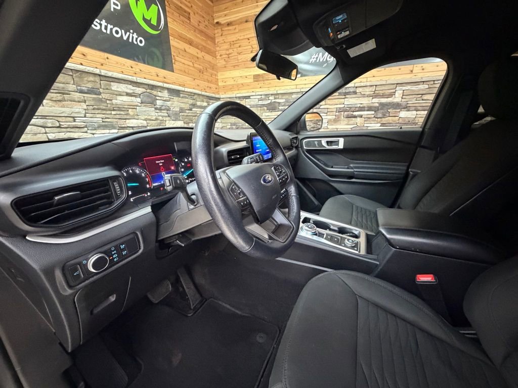 Used 2020 Ford Explorer XLT w/ Comfort Package image 10