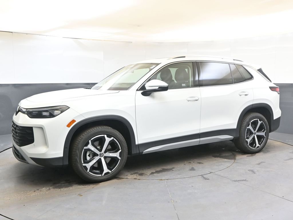 New 2026 Volkswagen Tiguan SE image 2