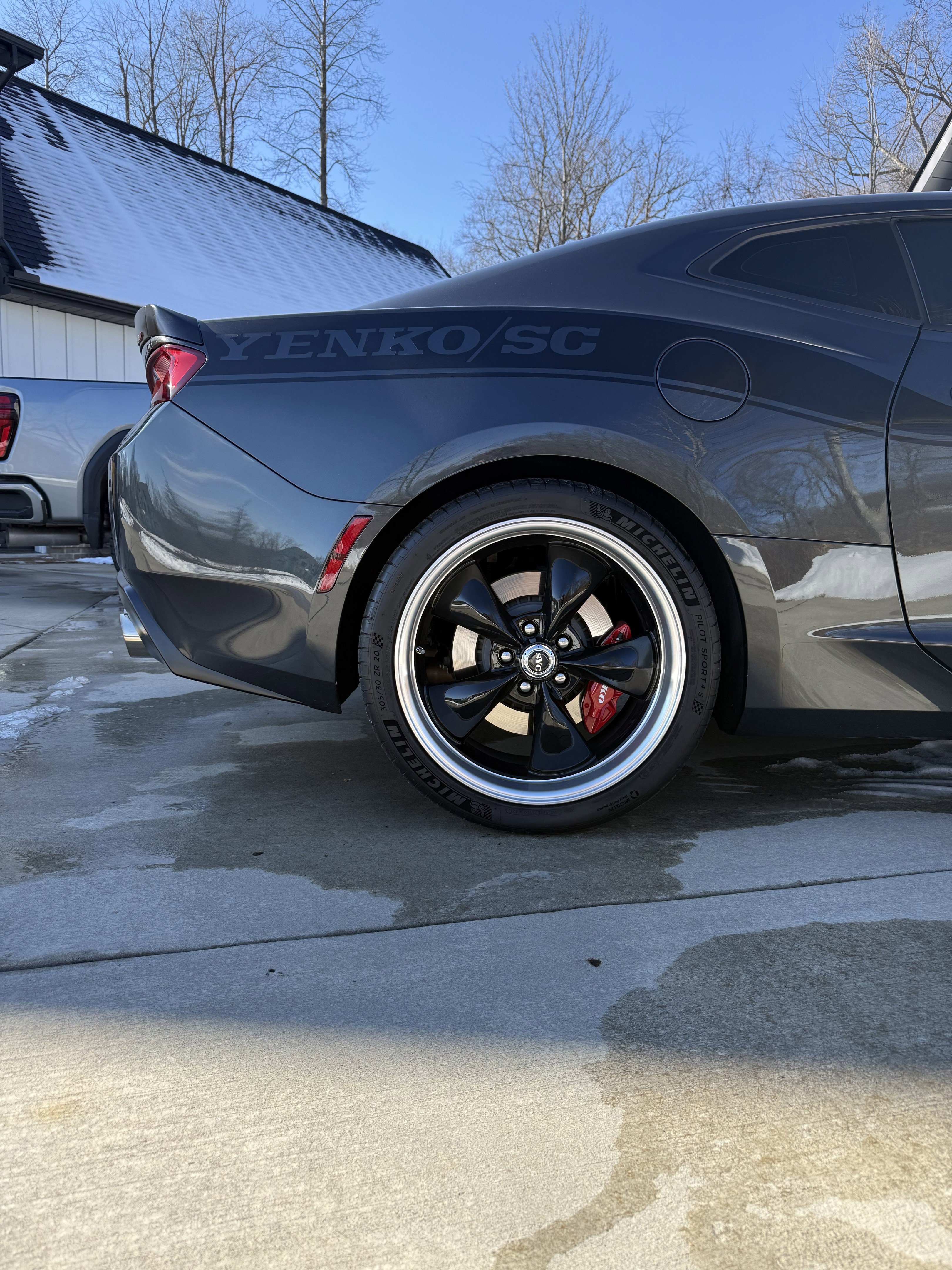 Used 2018 Chevrolet Camaro SS image 9