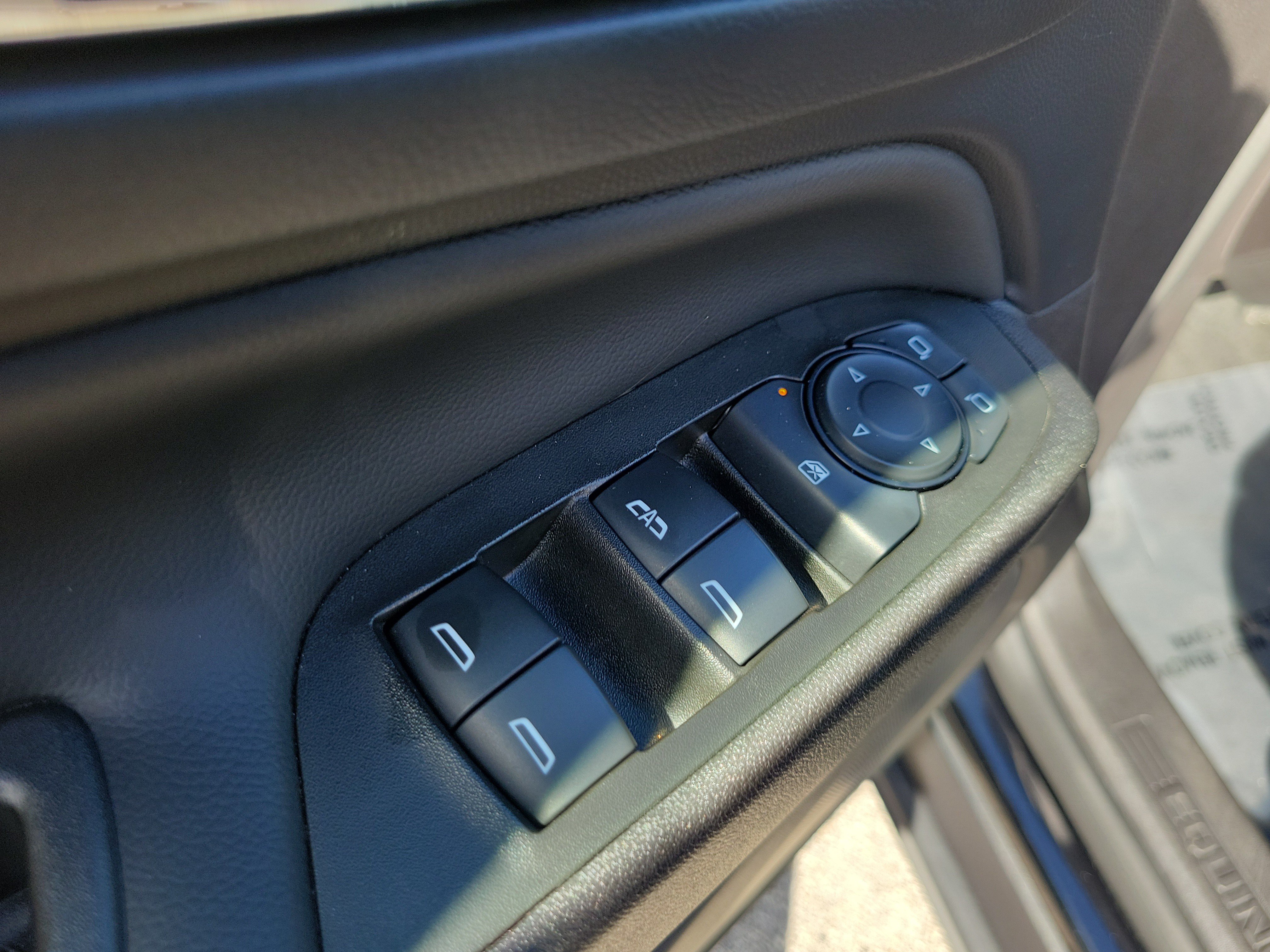 Used 2024 Chevrolet Equinox LT FWD image 25