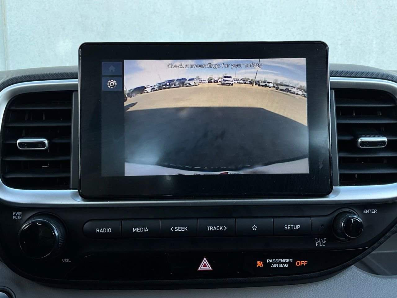 Used 2025 Hyundai Venue SEL image 32