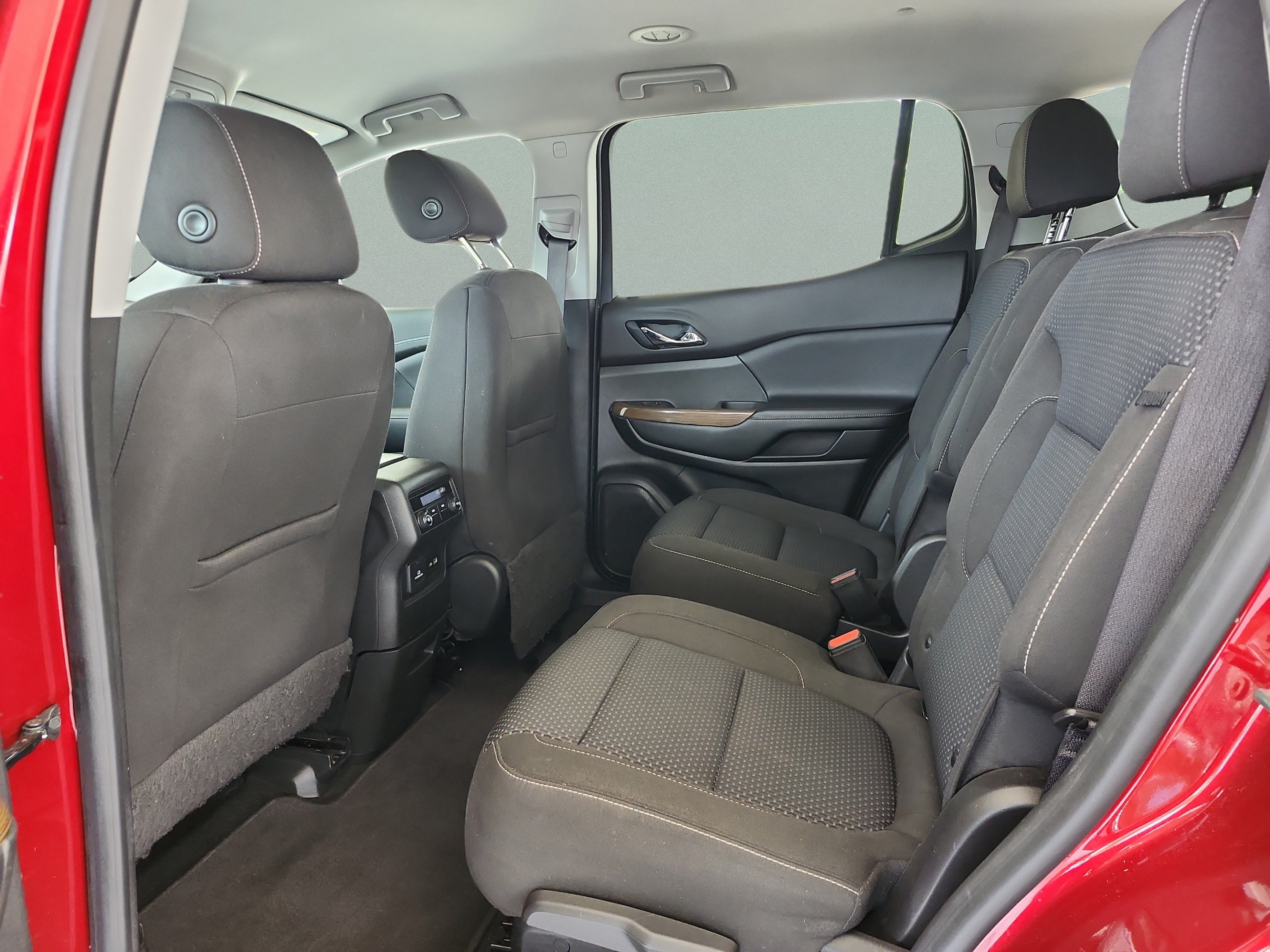 Used 2020 GMC Acadia SLE w/ Driver Convenience Package FWD image 17