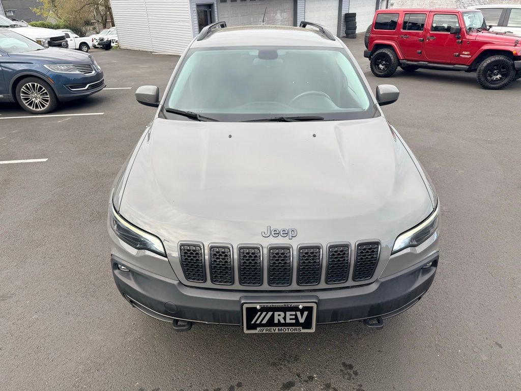 Used 2019 Jeep Cherokee Sport image 9