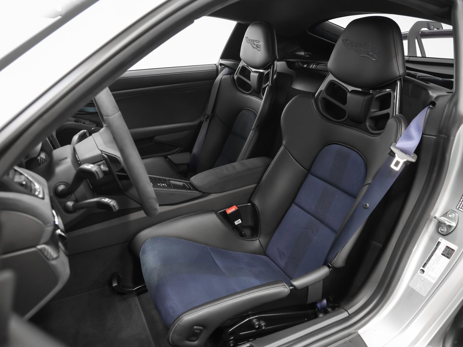 Certified 2025 Porsche 718 Cayman GT4 RS image 5